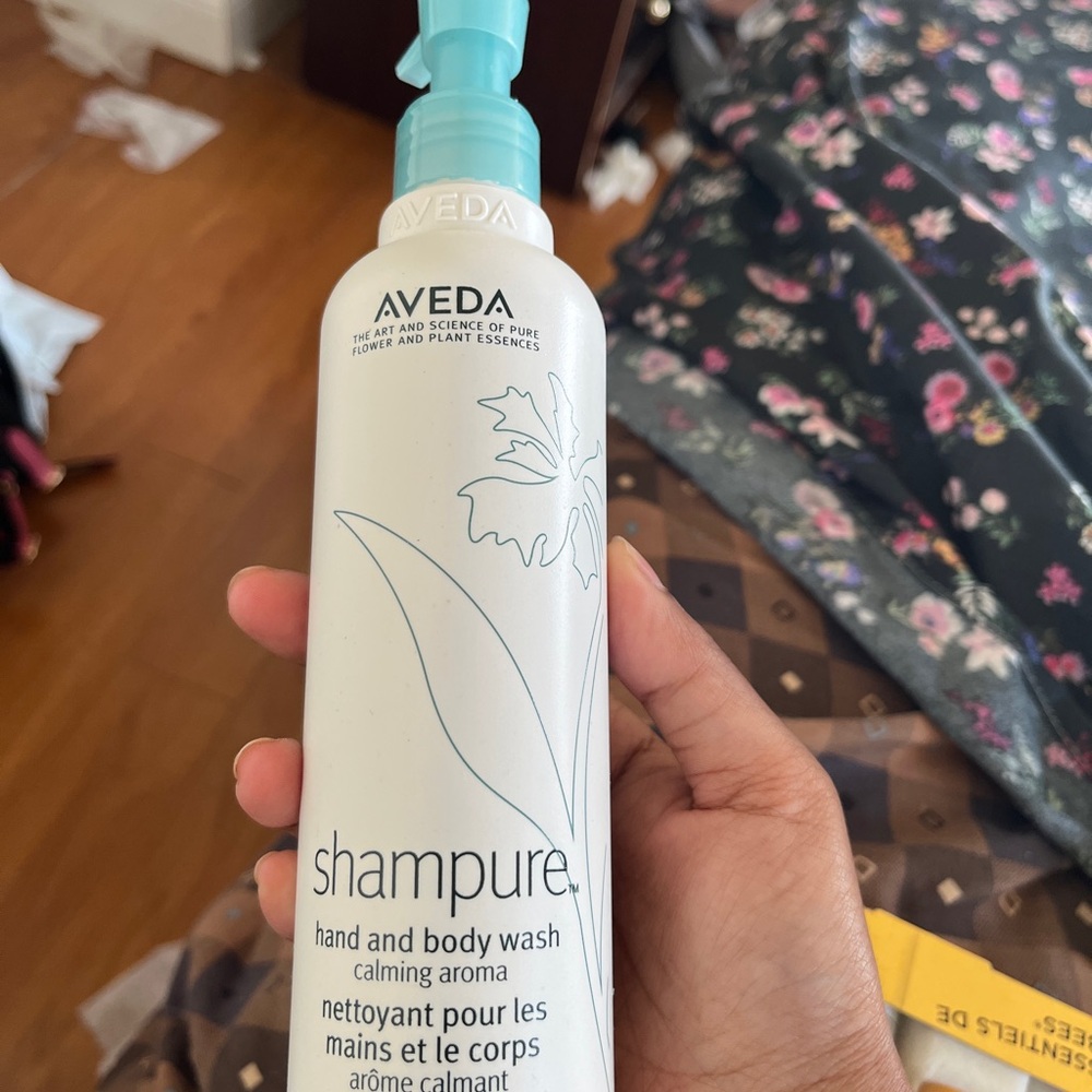 Burt's Bees Yellow Kit